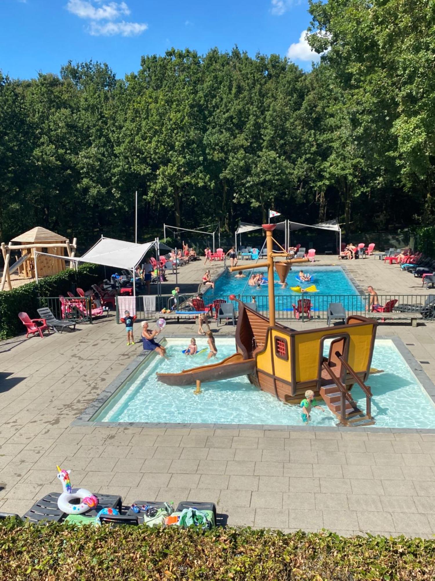 ホリデーパーク ダインフーフェ Udenhout エクステリア 写真